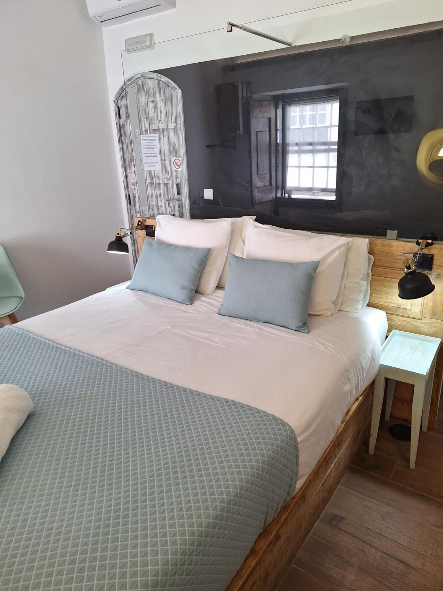 Lovin Book Guesthouse 오비도스 외부 사진