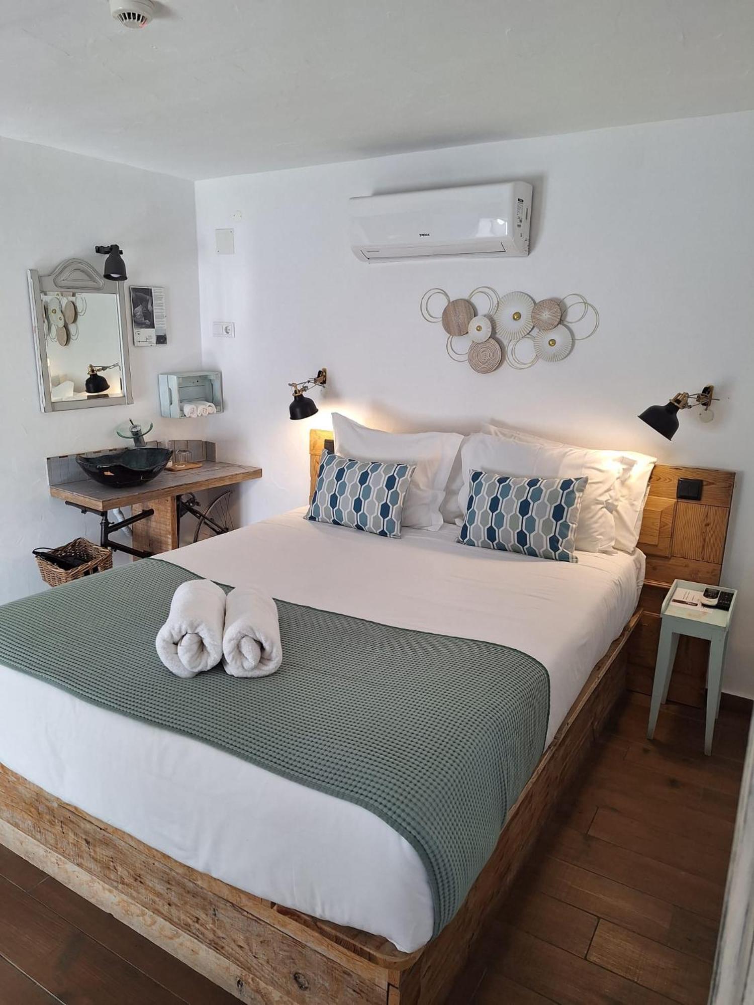 Lovin Book Guesthouse 오비도스 외부 사진