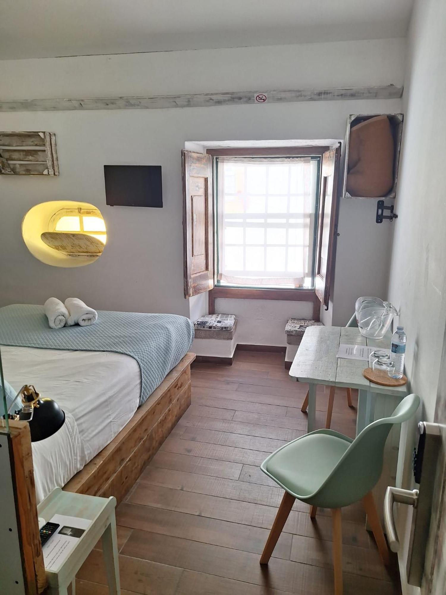 Lovin Book Guesthouse 오비도스 외부 사진