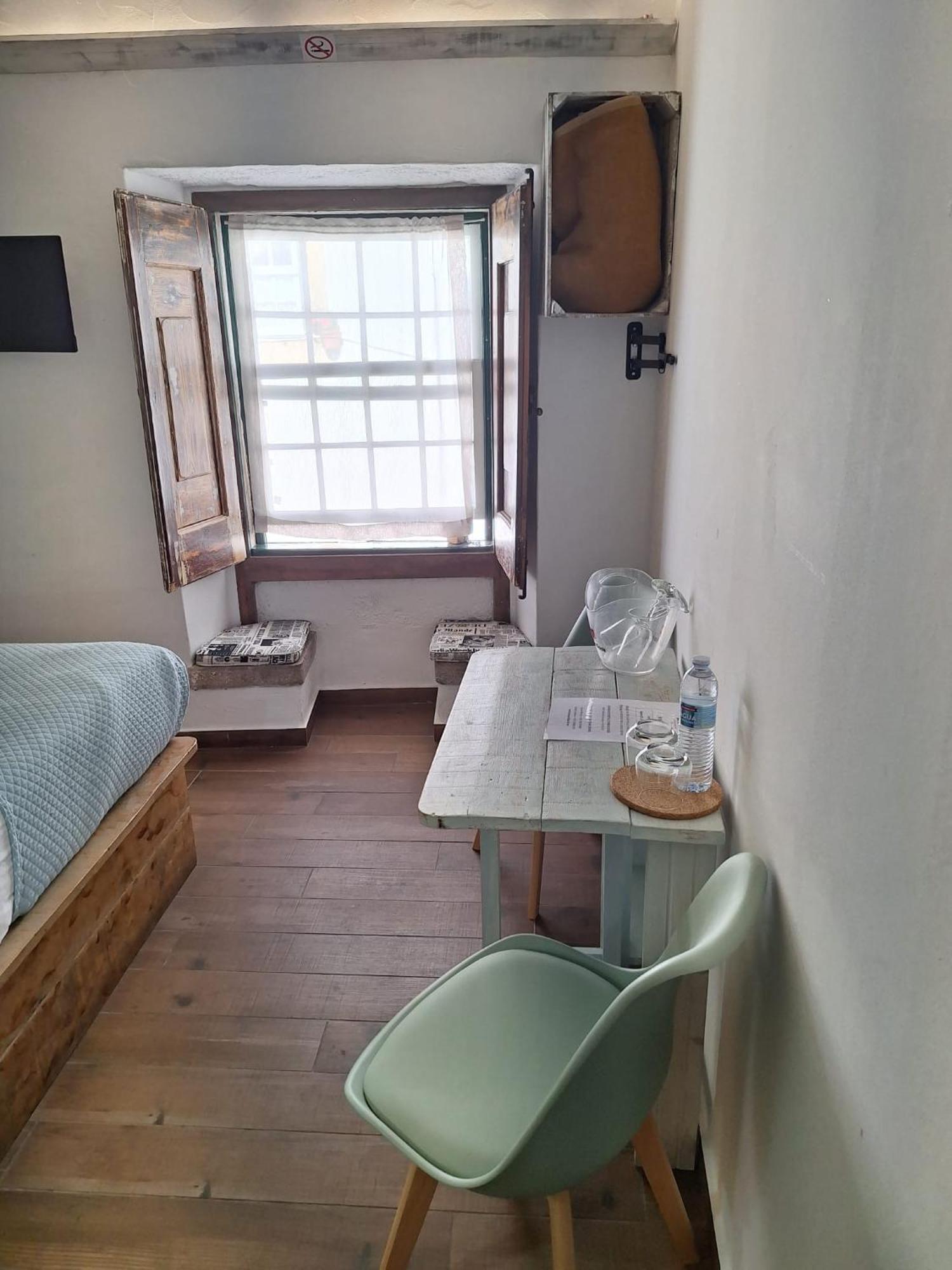 Lovin Book Guesthouse 오비도스 외부 사진