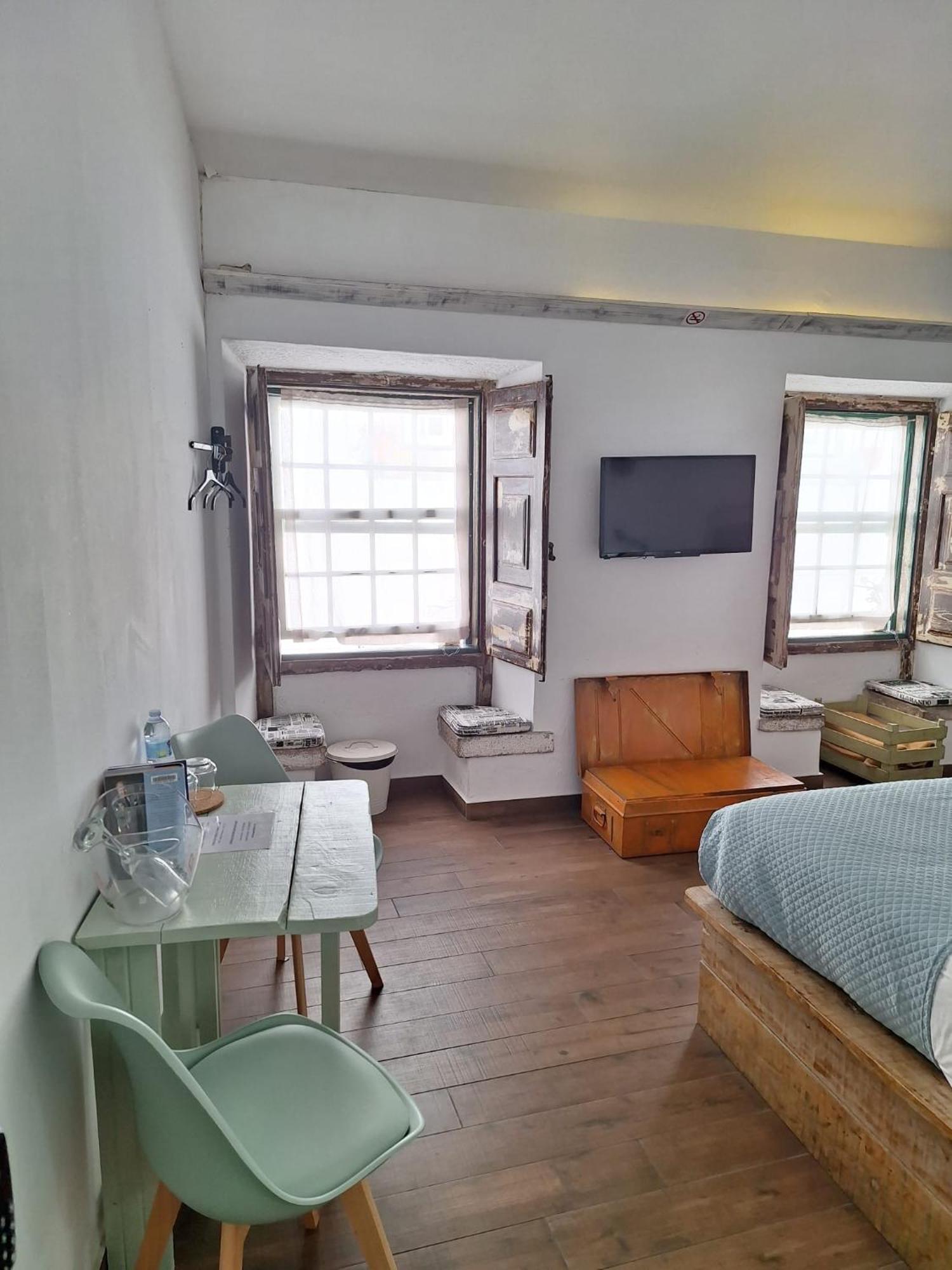 Lovin Book Guesthouse 오비도스 외부 사진