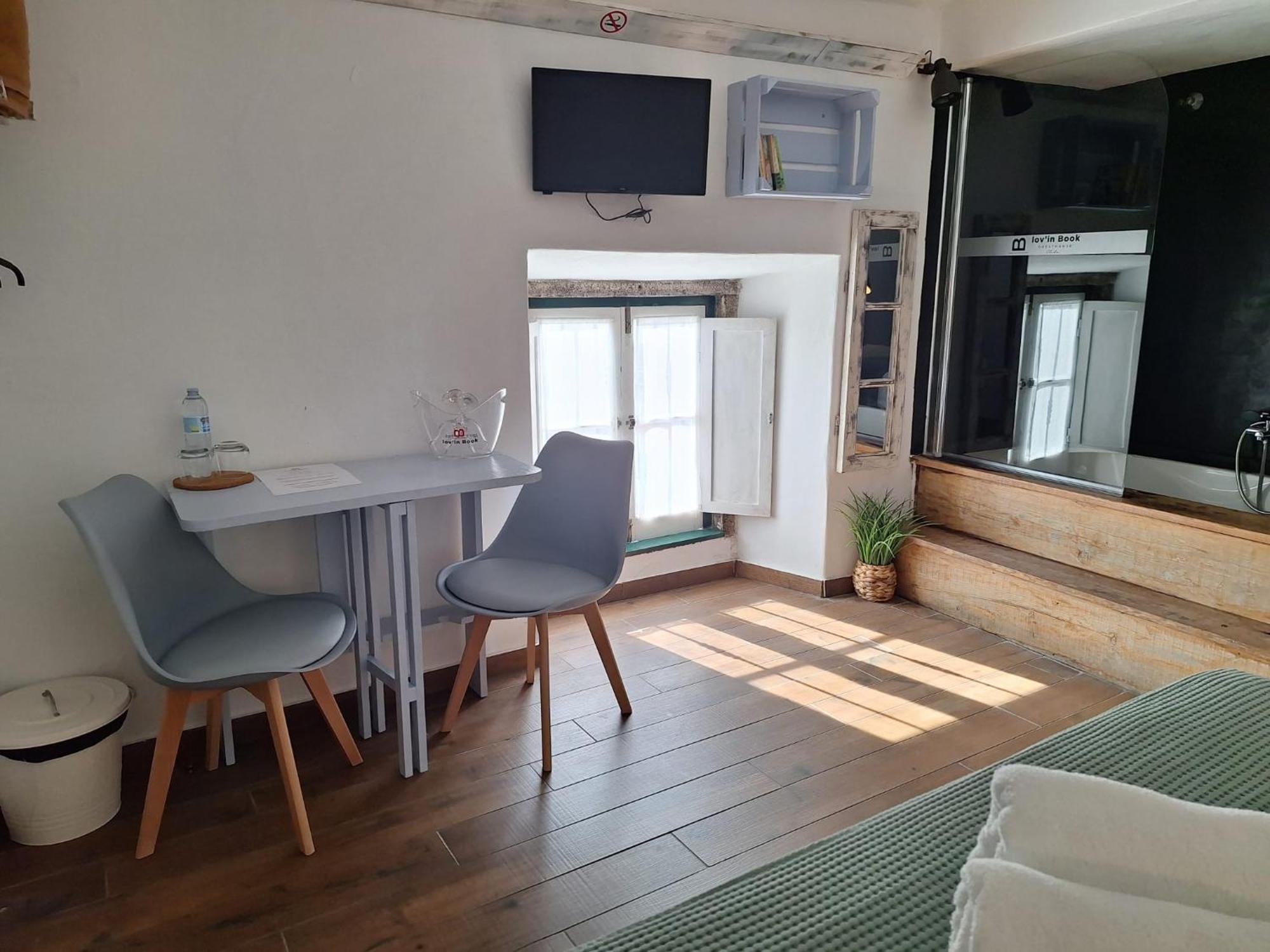 Lovin Book Guesthouse 오비도스 외부 사진