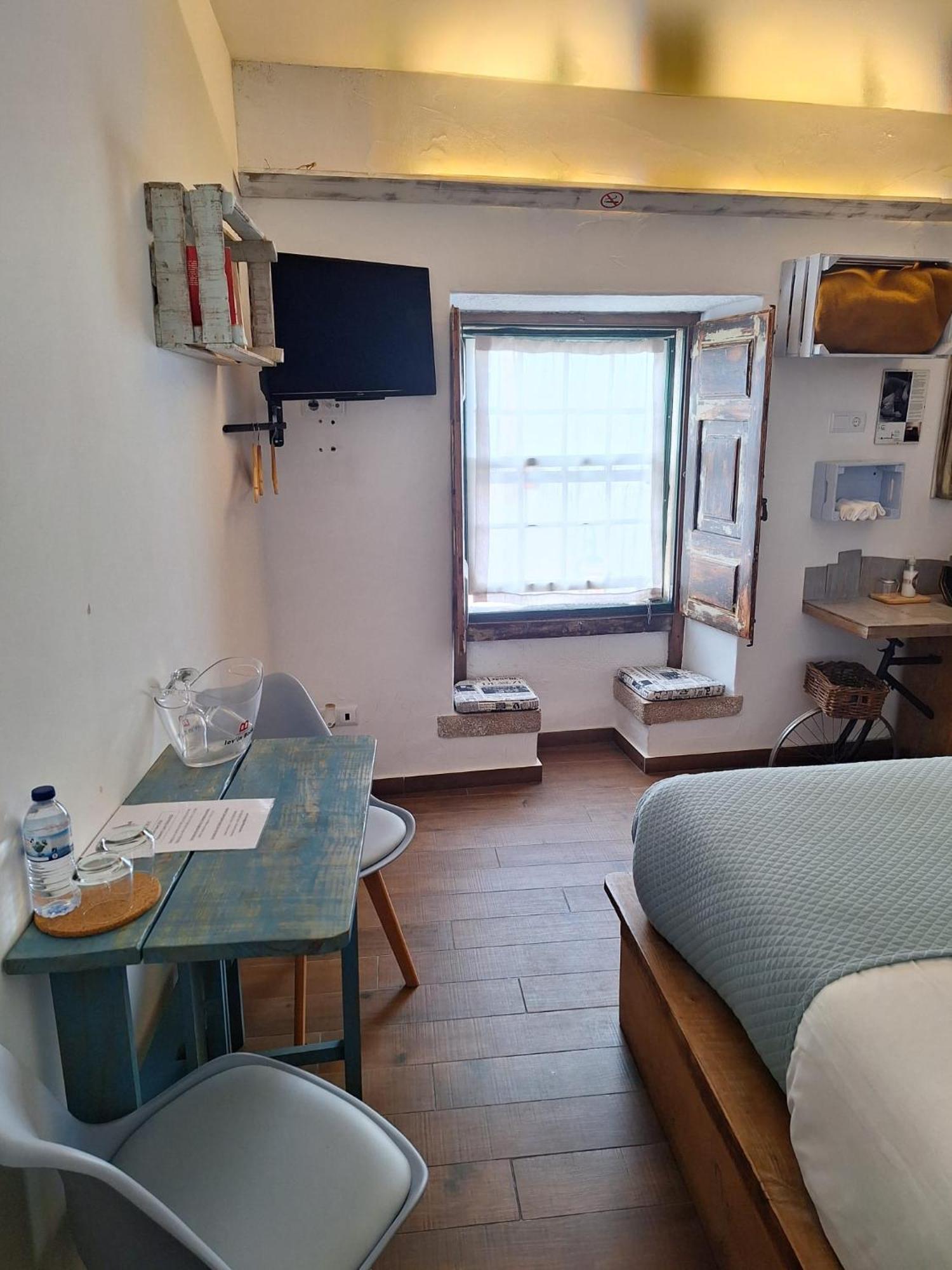 Lovin Book Guesthouse 오비도스 외부 사진