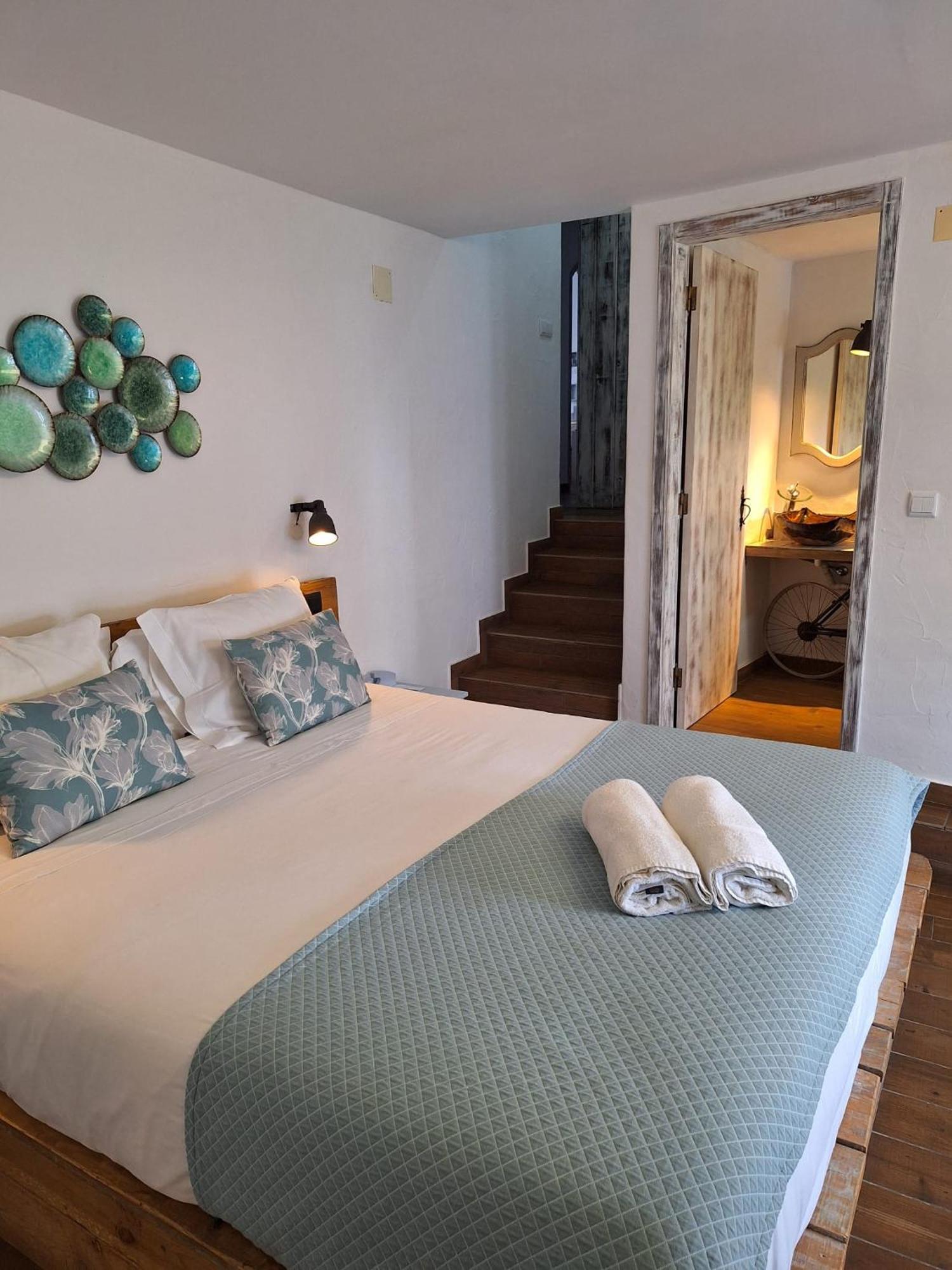Lovin Book Guesthouse 오비도스 외부 사진